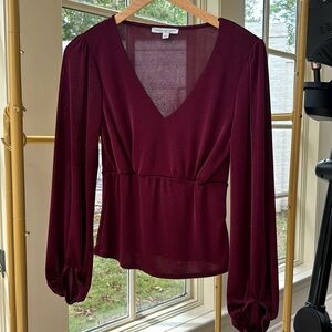 NWOT Green Envelope wine top, S